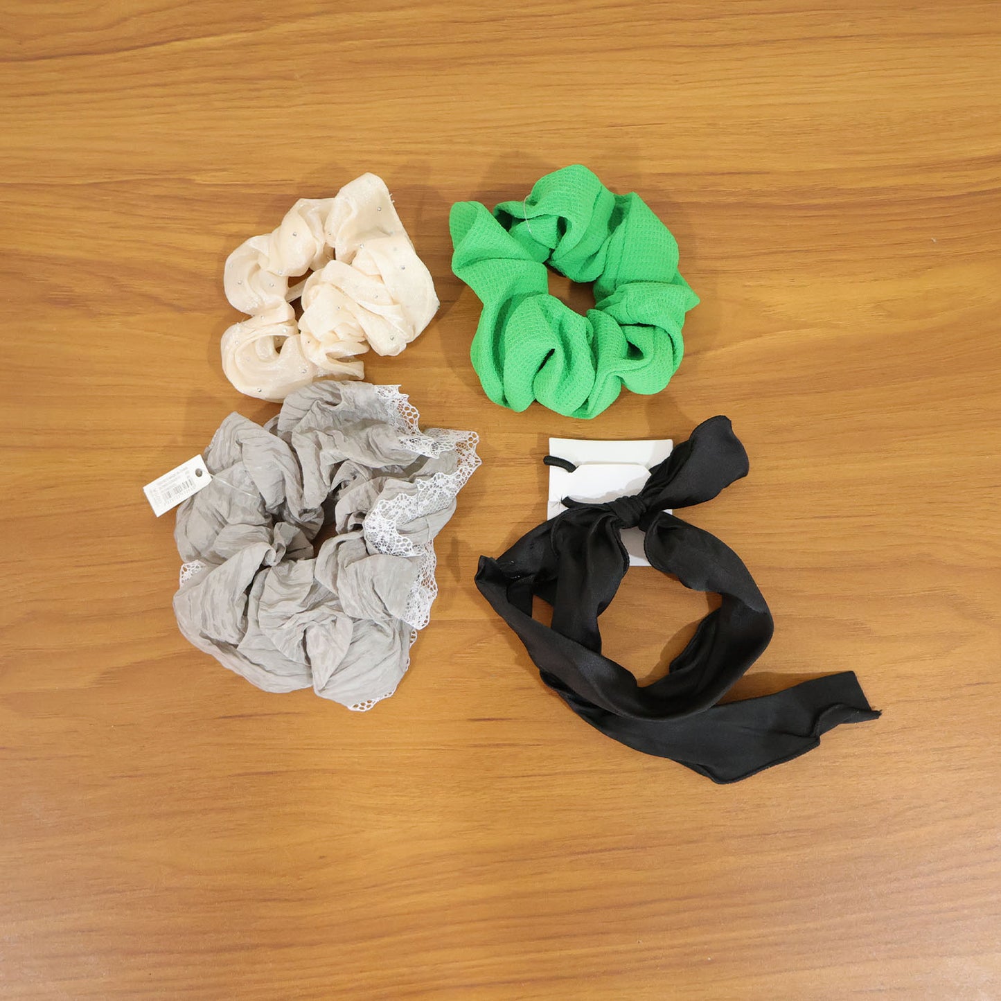 Stylish Fabric Hair Scrunchie With Bow Tie Design(1 Pc Mix Color Design)