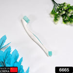 An ergonomic handle of the dual-sided cleaning brush, showcasing its comfortable grip for easy use.