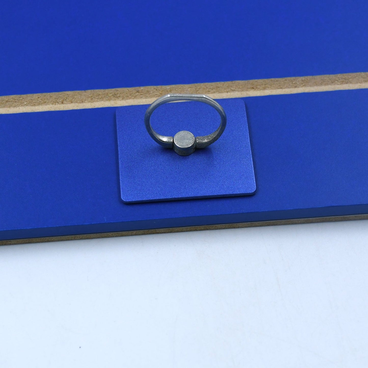 High-definition phone screen magnifier displaying a vibrant, enlarged image.