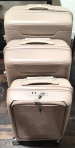 Set of spinner luggage bags with ergonomic handles for easy carry